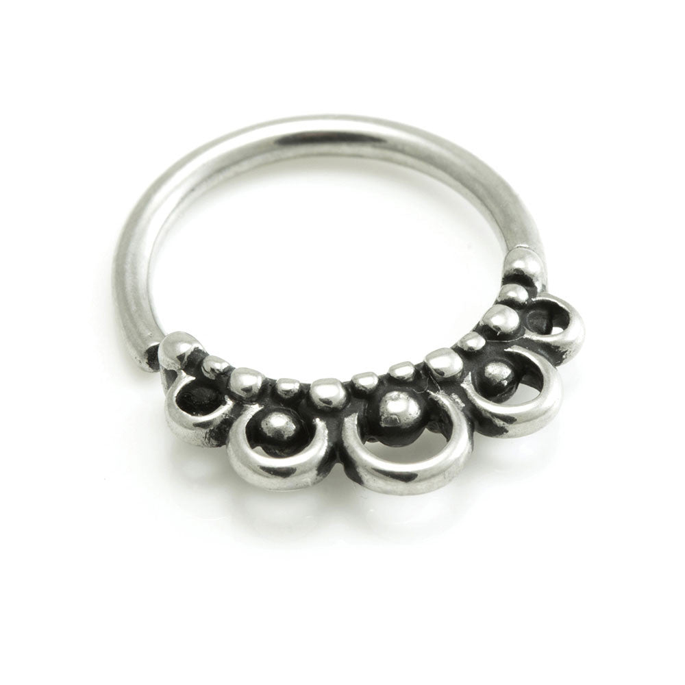 Steel Ball in Circle Seamless Ring